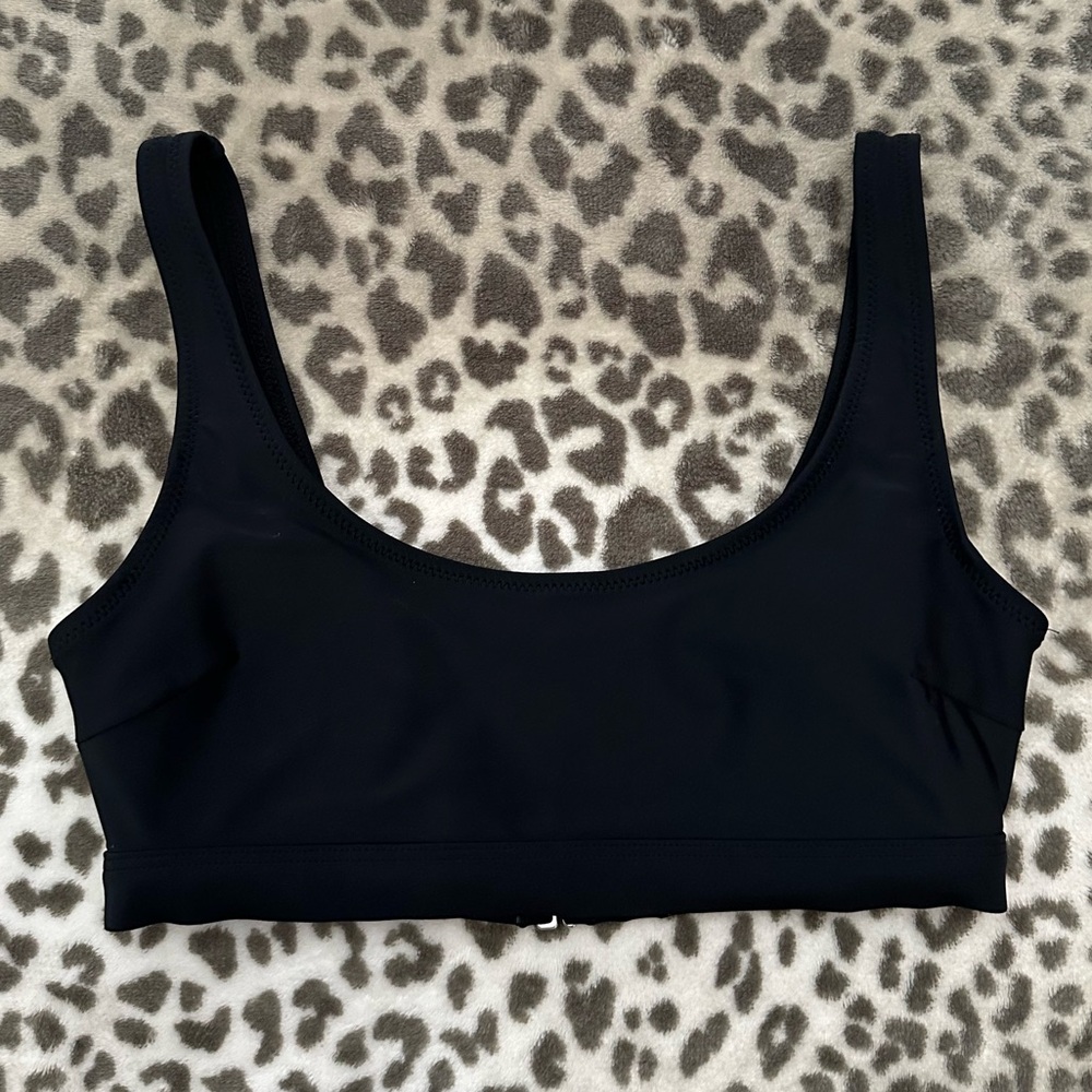 Old Navy Scoop-Neck Bikini Swim Top in Black Size Small